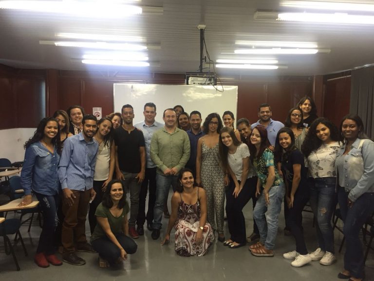 DIÁLOGO, COMPROMETIMENTO E CONHECIMENTO, ESSE É O CAMINHO.