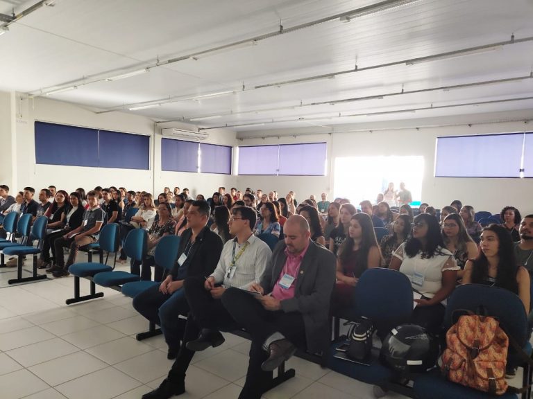 CONHECIMENTO E CRESCIMENTO